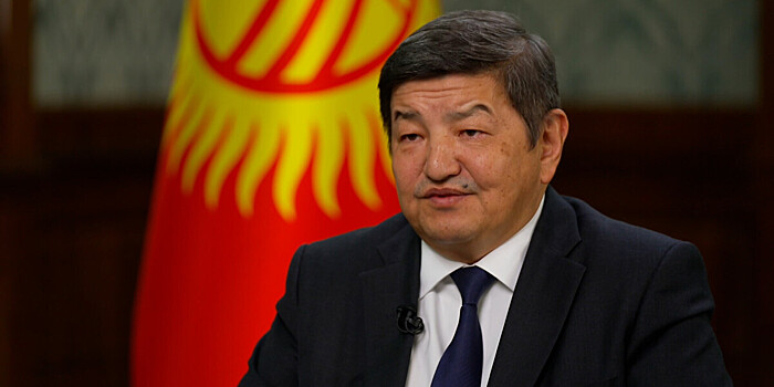 Акылбек Жапаров поздравил женщин с 8 Марта