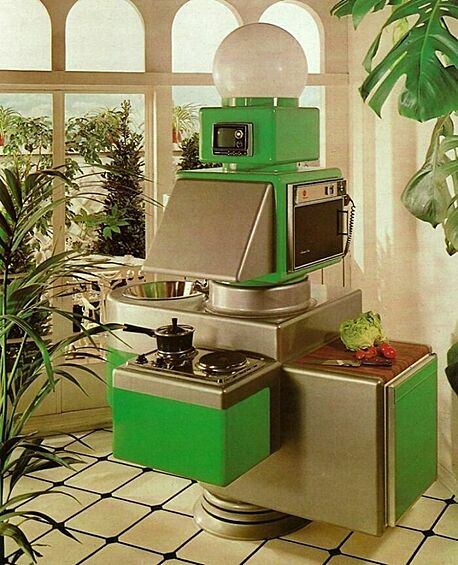 «Удобная» кухня 1974 года.