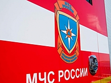 Под Волгоградом по неизвестной причине загорелся автомобиль