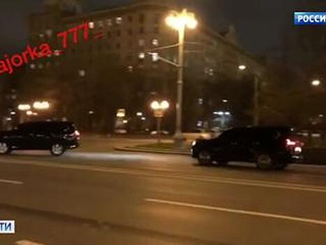 Полиция изучает видео ночной гонки у здания Генштаба в Москве