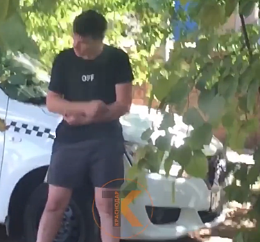 На языке мимики и жестов общался с окружающими водитель «Яндекс. Такси» в Краснодаре