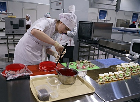 «Россияне выбирают продукты, где больше жира, сахара и соли»