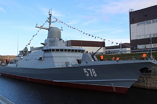Новейший ракетный корабль Балтфлота провел стрельбы на испытаниях в море