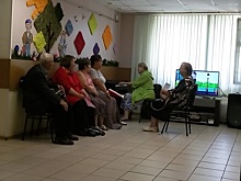 На «Кожуховских посиделках» участники пели под фортепиано и гармошку