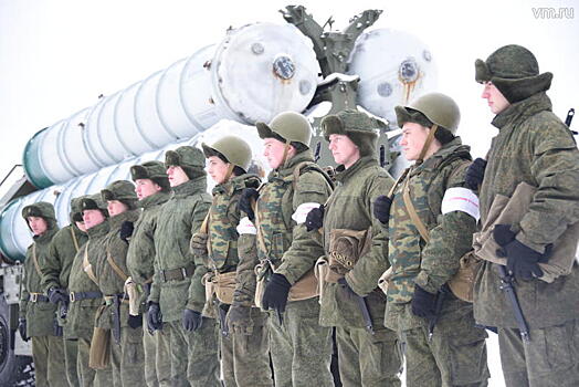 Количество контрактников растет с каждым годом