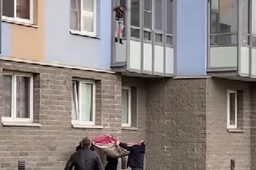 Спасался от огня и получил переломы: питерский школьник выпрыгнул из окна под уговоры взрослых