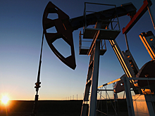 Нефть дешевеет более чем на 2,5%