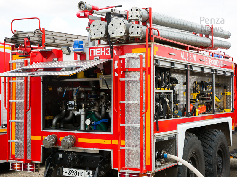 В Новознаменском сгорела деревянная баня