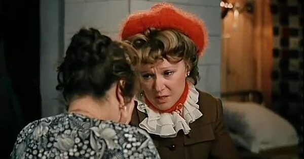 Людмила гурченко в роли раисы захаровны. Как звали гурченко в любовь и голуби. Как звали гурченко в любовь и голуби. Гурченко раиса захаровна. Как звали гурченко в любовь и голуби.