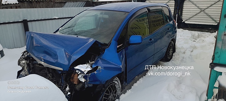Лихач на арендованной машине протаранил автобус в Новокузнецке