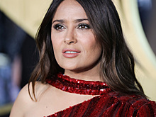 Сальма Хайек стала психологом для команды актёров «Вечных»