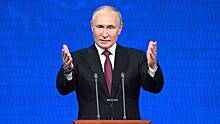 Путин поручил учредить стипендию в 75 тысяч рублей для аспирантов