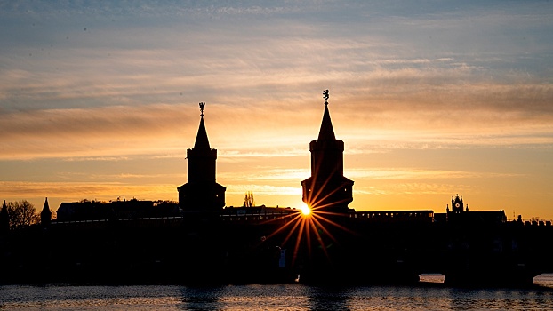 Mysl Polska рассказала о провокациях украинцев в Варшаве на 9 Мая