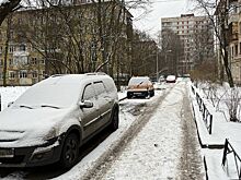 Завалы лежат с декабря: петербуржцы не заметили перехода на новую систему уборки дворов