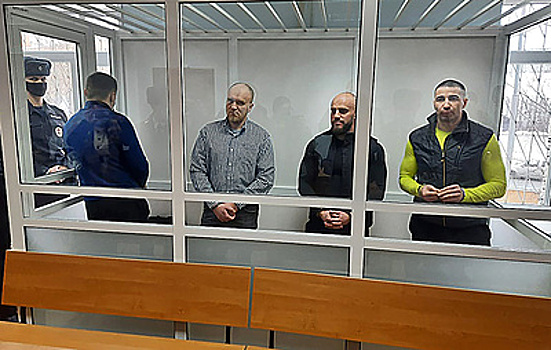 Суд приговорил экс-спецназовцев ФСБ и их подельников к срокам до 10 лет колонии