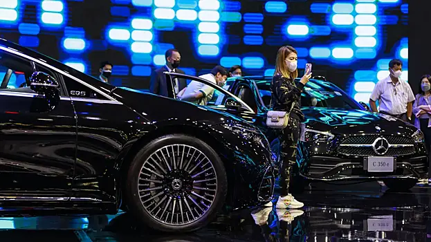 Mercedes-Benz исследует применение гибких и раздвижных "юбок" на своих спорткарах