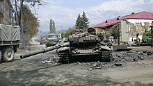 Руководство Абхазии почтило память погибших в войне 2008 года