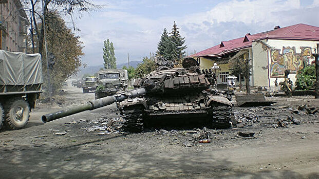 Руководство Абхазии почтило память погибших в войне 2008 года