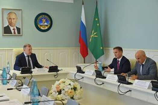 Мурат Кумпилов провел встречу с гендиректором компании «Россети Кубань»