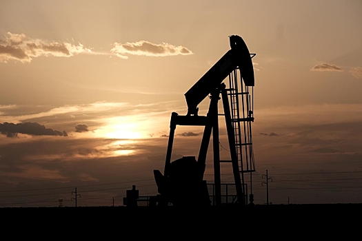 Цена на нефть рекордно рухнула