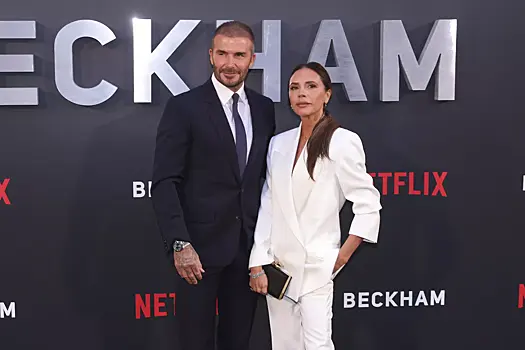 Дэвид и Виктория Бекхэм вышли в свет со взрослыми детьми и невестками