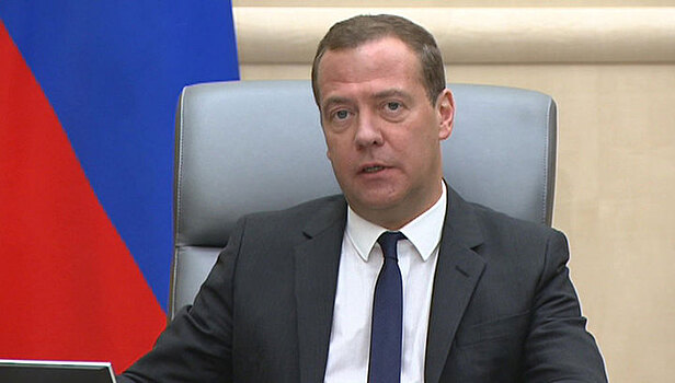Дмитрий Медведев: объем перевозок по Северному морскому пути утроится