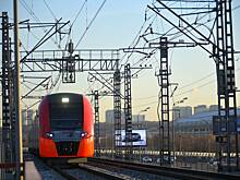 Поезд протаранил легковой автомобиль в Москве