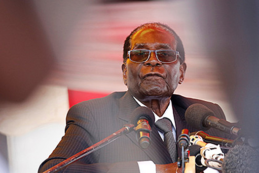 В Зимбабве 92-летний президент Мугабе собрался на новый срок