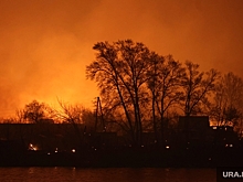 В Пермском крае рядом с поселком вспыхнул лес