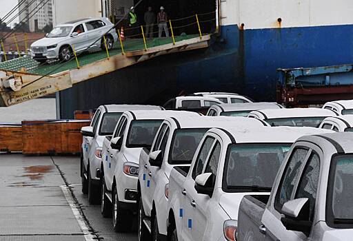 Ввоз машин в Россию по параллельному импорту рухнул