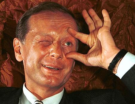 «Задорнов играет в футбол с Галкиным»: дочь сатирика опубликовала кадры из домашнего архива