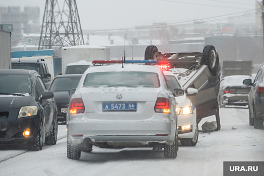 Из-за аварии в Сургуте пострадало два человека