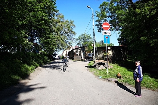 На этот раз — бетонный блок: жители улицы Радищева снова незаконно перекрыли проезд