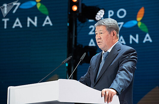 Назарбаев присвоил Есимову звание "Герой труда Казахстана"