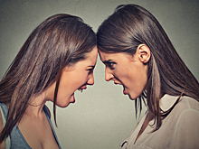 «Готова вцепиться ей в лицо, лишь бы его не видеть»