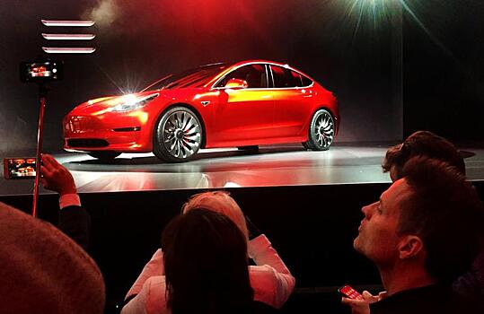 Tesla частично приостановила производство Model 3