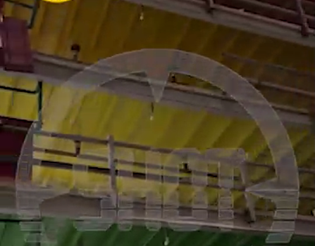 Машина упала с четвертого этажа в Москве