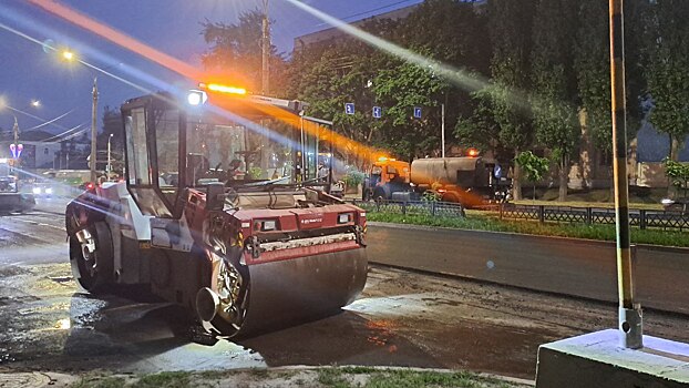 В Курске ремонтируют дорогу на улице 50 лет Октября