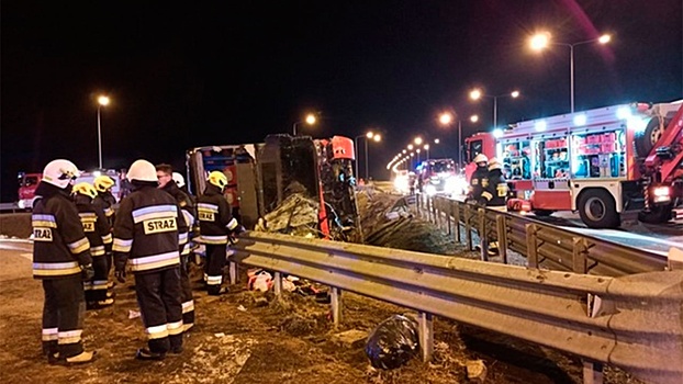 Шесть украинцев погибли после аварии с автобусом в Польше