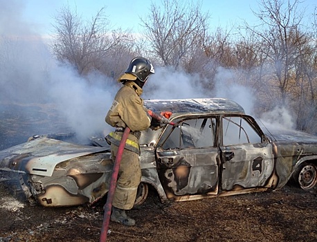 В Астрахани снова горели автомобили