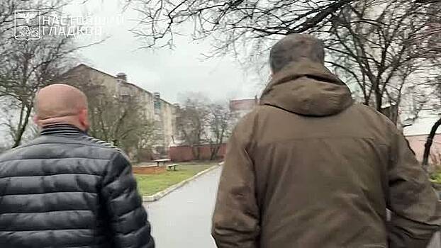 Российский губернатор показал на видео момент стрельбы во время встречи с жителями