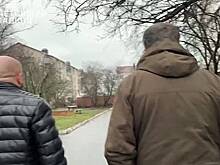 Российский губернатор показал на видео момент стрельбы во время встречи с жителями