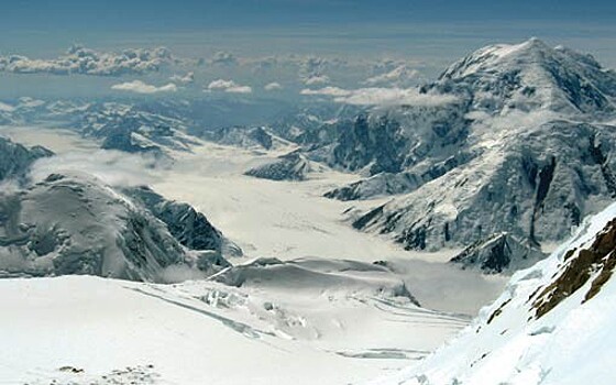 Группа туристов пропала после схода лавины в Швейцарии