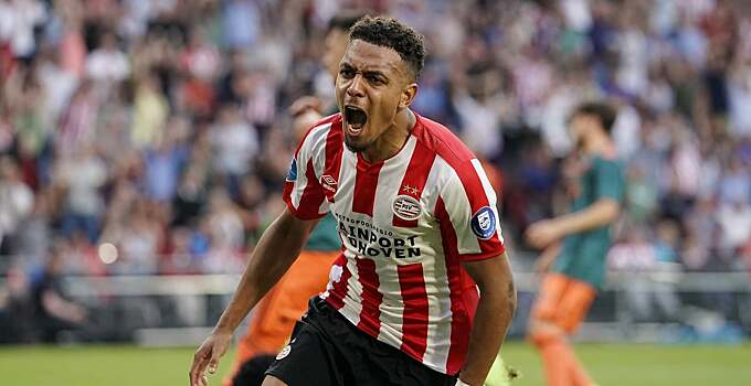 «Барселона» интересуется форвардом ПСВ Маленом