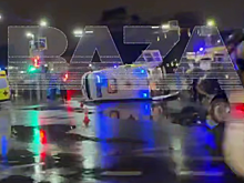 Скорая помощь и грузовик столкнулись в центре Москвы