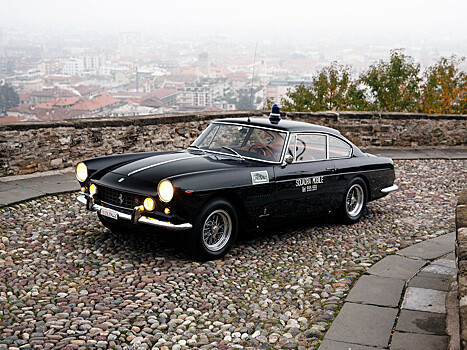 Офицер Армандо Спатафора и Ferrari 250 GTE ’62: картинка с киноэкранов на улицах Рима