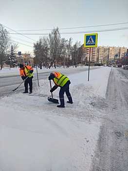 В Челябинске более 300 единиц техники убирает снег