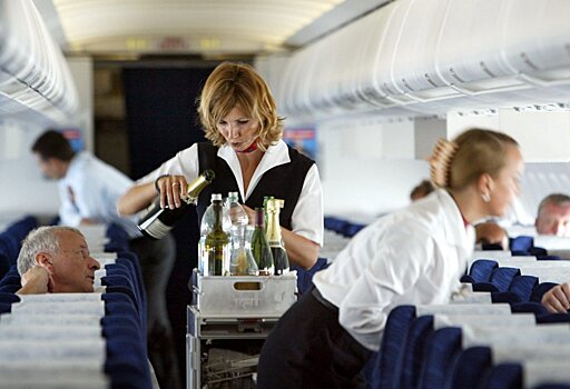 American Airlines не будут наливать алкоголь из-за агрессии пассажиров