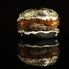 Burger Heroes приготовит ко Дню города "Царь-бургер" с красной икрой и трюфельным кремом