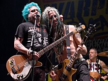 Группа NOFX начала выпускать песни, чтобы подбодрить людей на карантине